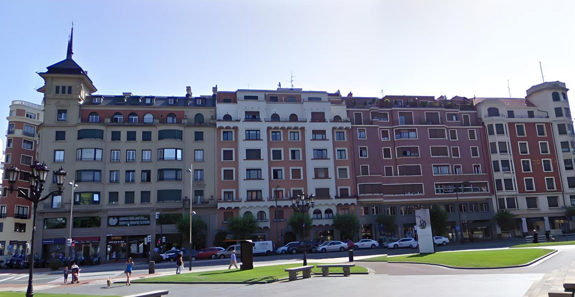 Habitacion Grande Y Confortable Con Bano Privado Junto A Guggenheim Bilbau Exterior foto